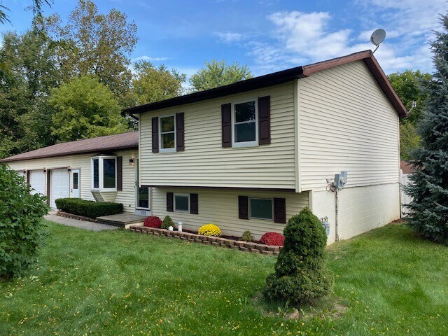 Primary Photo - 339 Woodcock Dr