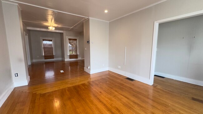 Foto del edificio - 10 Atkins Ave