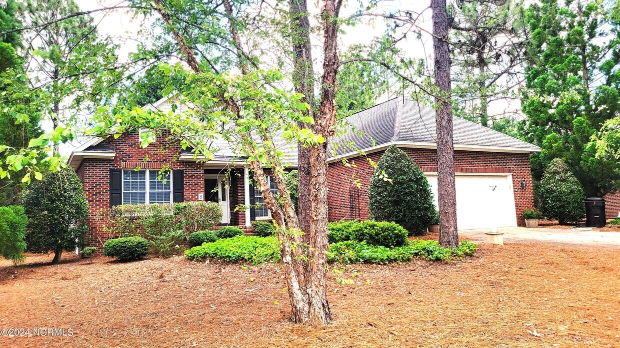 Primary Photo - 8 Princeville Ln