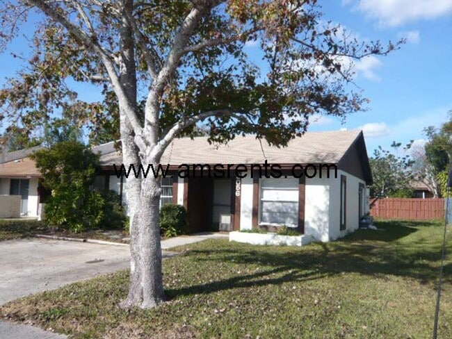 Spacious 3 bedroom Villa - Spacious 3 bedroom Villa Townhome