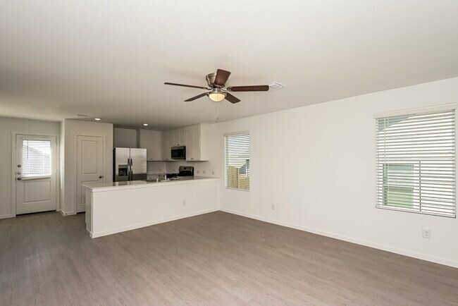 Building Photo - 10721 Revolver Dr