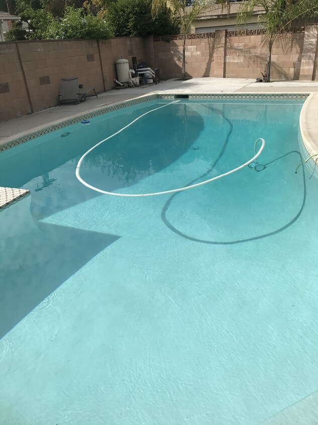 16447 Chatsworth St, Los Angeles, CA 91344 House for Rent in Los