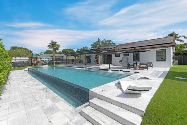 Foto del edificio - 8840 SW 181st Terrace