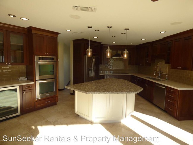 Foto del edificio - 5 br, 3 bath House - 660 E Bird Lane