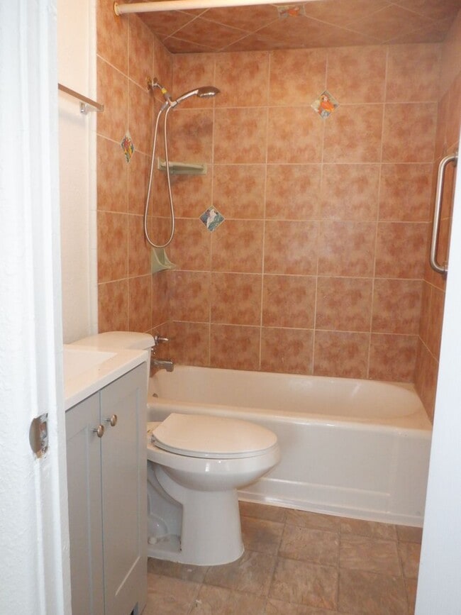 Building Photo - Charming home in Tehachapi - Move In Special: 1/2 off First Month's Rent!