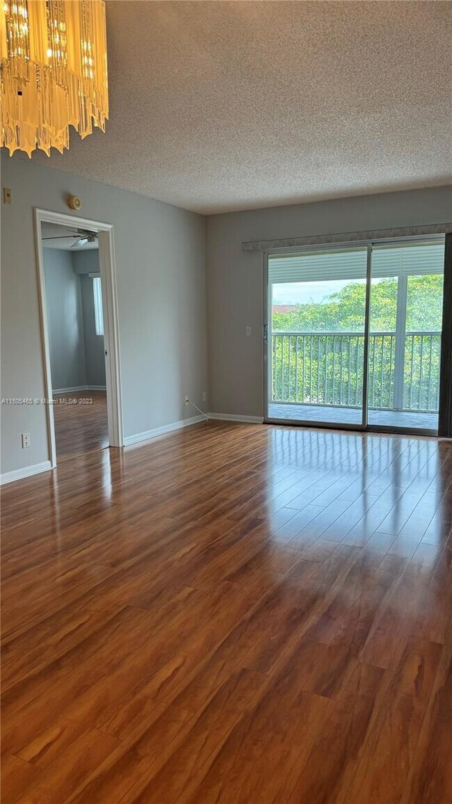 Foto del edificio - 1401 SW 128th Terrace