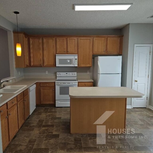 Building Photo - 211 Nimbus Ct
