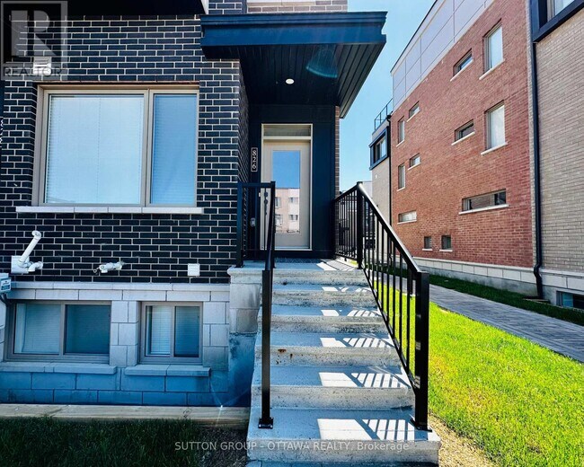 Building Photo - 826 Mikinak Rd