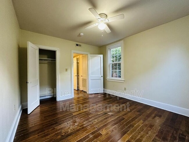 Building Photo - 1316 Kenmore Ave
