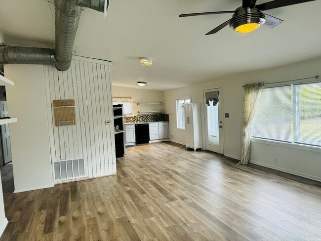 Front room - 2246 Tennessee St