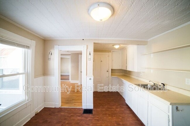 Building Photo - 11 Cottage St