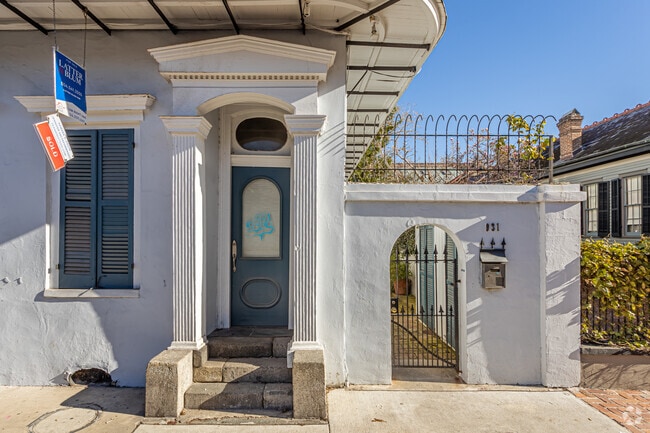 Front Entrance - 931 Governor Nicholls St