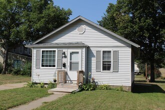 Building Photo - 1723 S 9th Ave