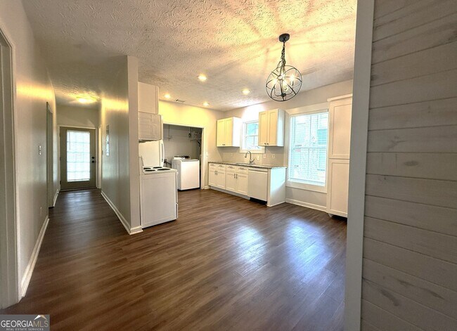 Foto del edificio - 173 Cleveland St SE