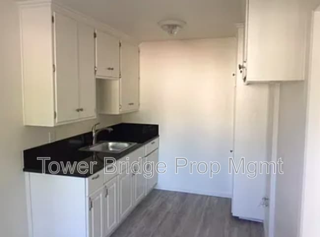 Building Photo - 2701 San Fernando Way