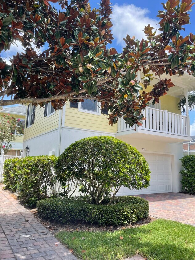Own entrance and driveway - 211 Caravelle Dr