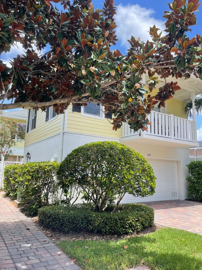 Own entrance and driveway - 211 Caravelle Dr Apartments