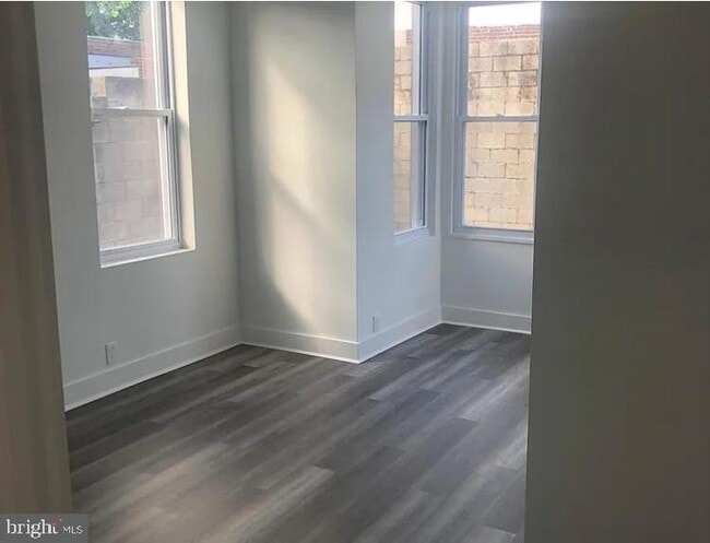 Foto del edificio - 2124 E Somerset St