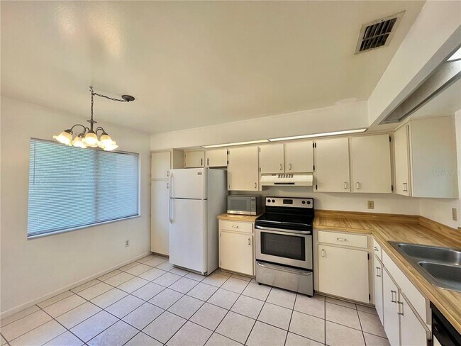 Building Photo - 4388 S Lake Orlando Pkwy