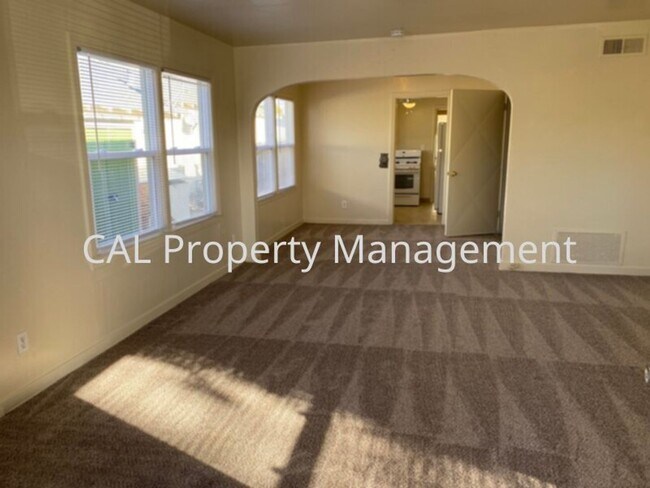 Building Photo - COSC-Wilson Duplex