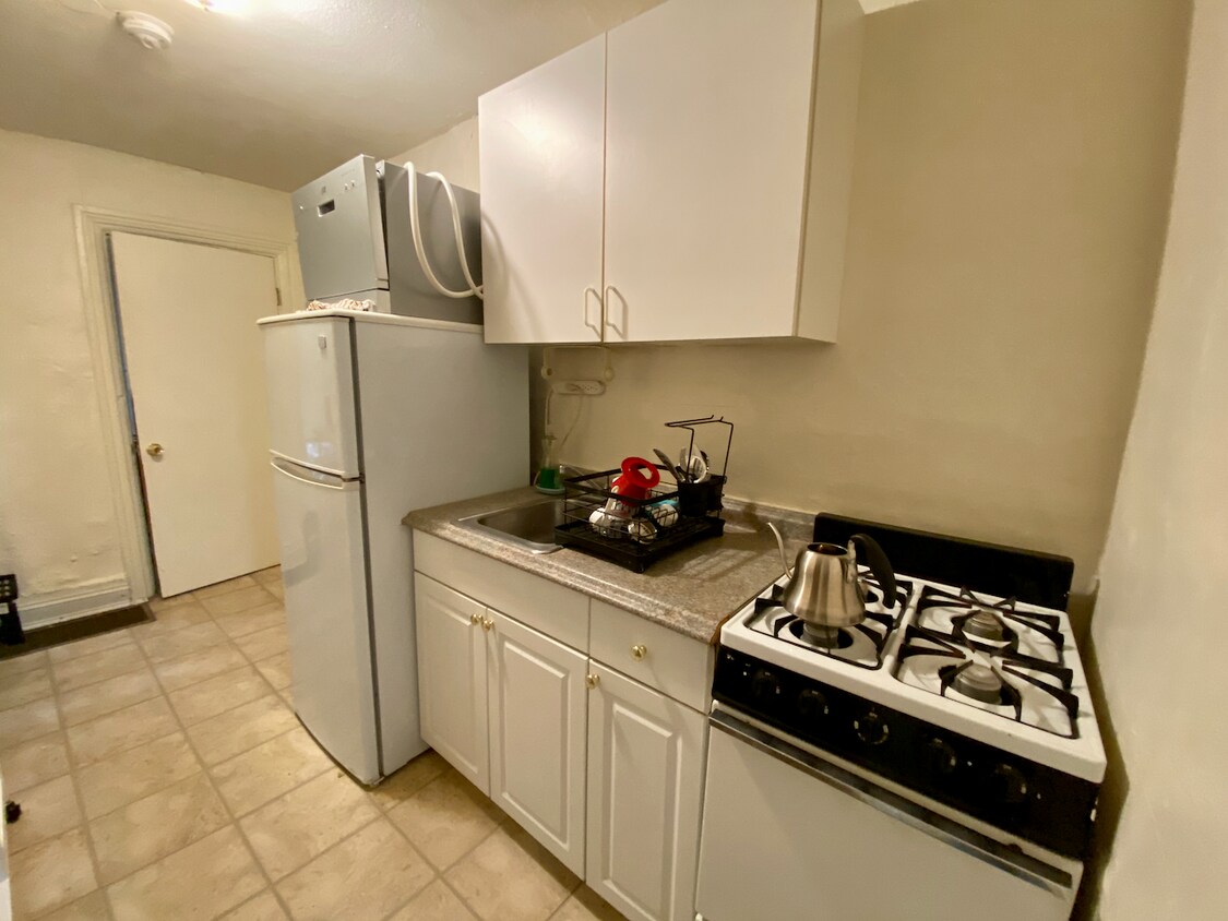 Building Photo - 59 Joy St