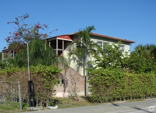 Building Photo - 3311 Broadway