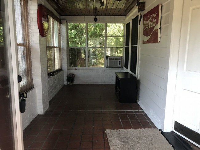 Building Photo - 4529 Lawnview Street