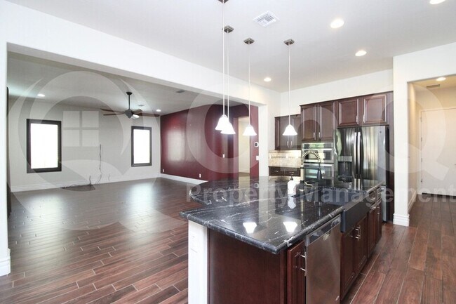 Foto del edificio - 26756 W Piute Ave