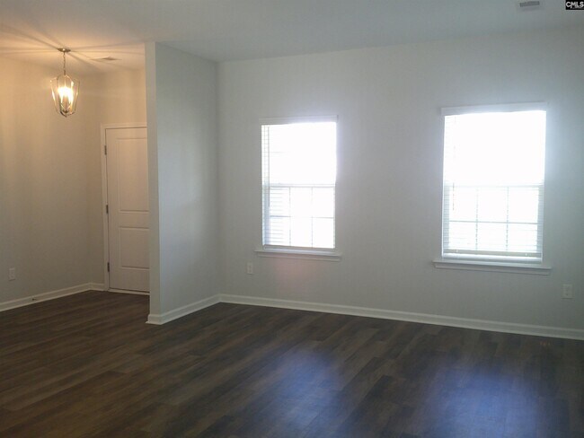 Foto del edificio - 1425 Tamarind Ln