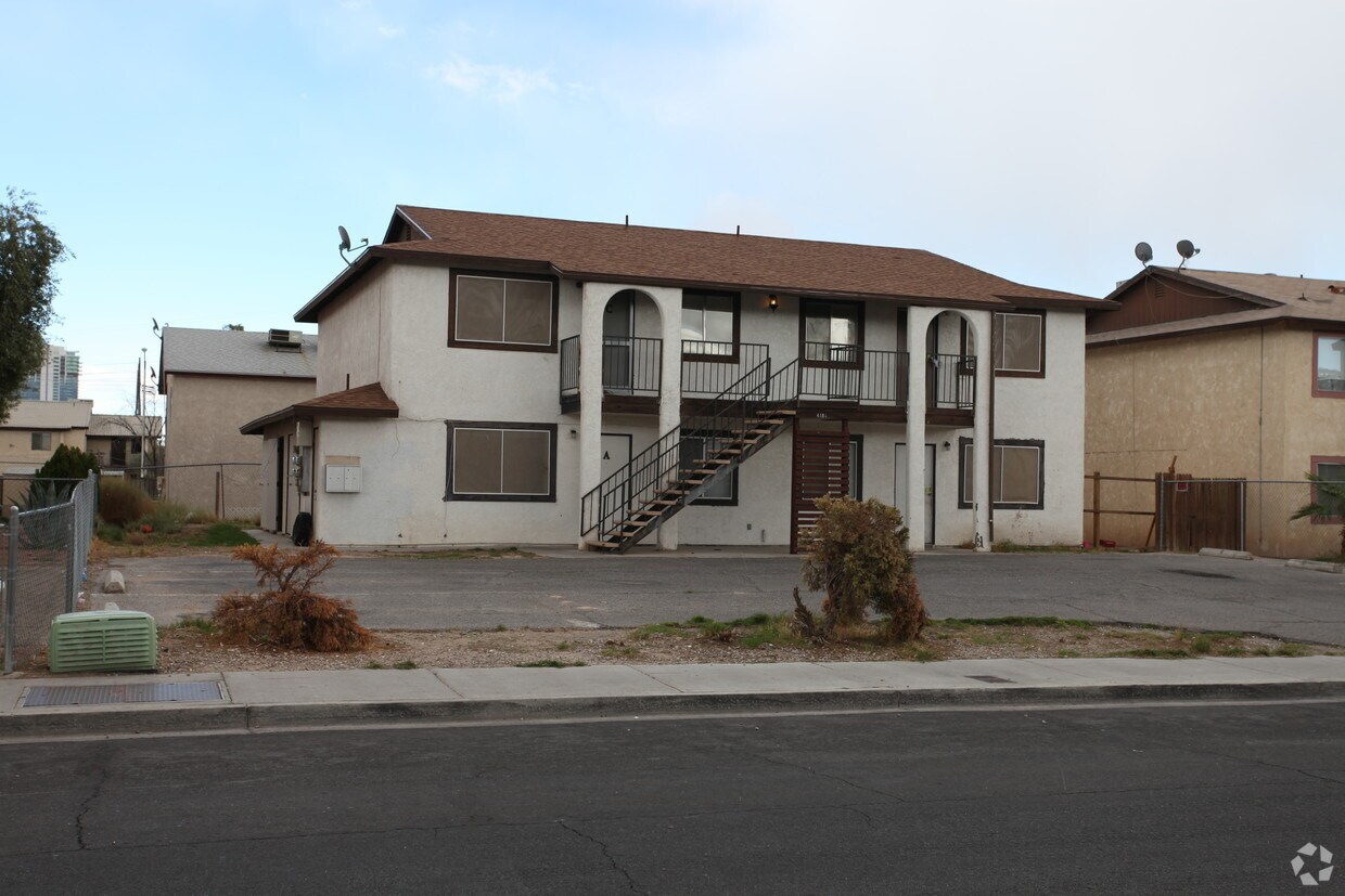 Primary Photo - Zavala Commons