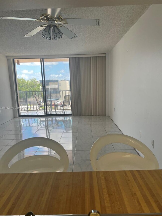 Foto del edificio - 16751 NE 9th Ave