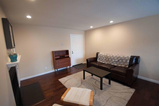 Foto del edificio - 4077 Illinois St