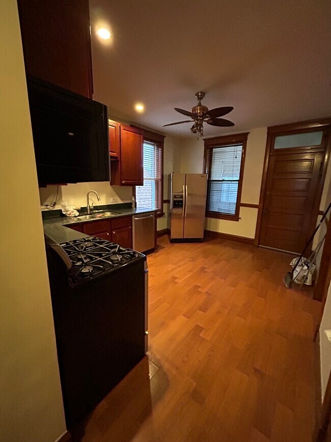 Foto del edificio - 2341 W 22nd Pl