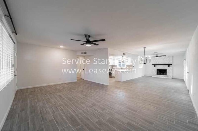 Building Photo - 13026 N 29th Pl
