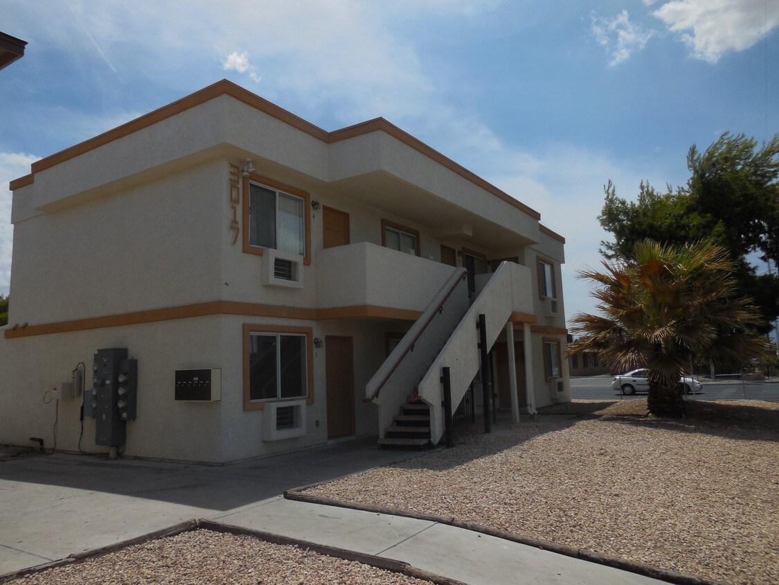 Foto del edificio - 3017-3021 E Carey Ave