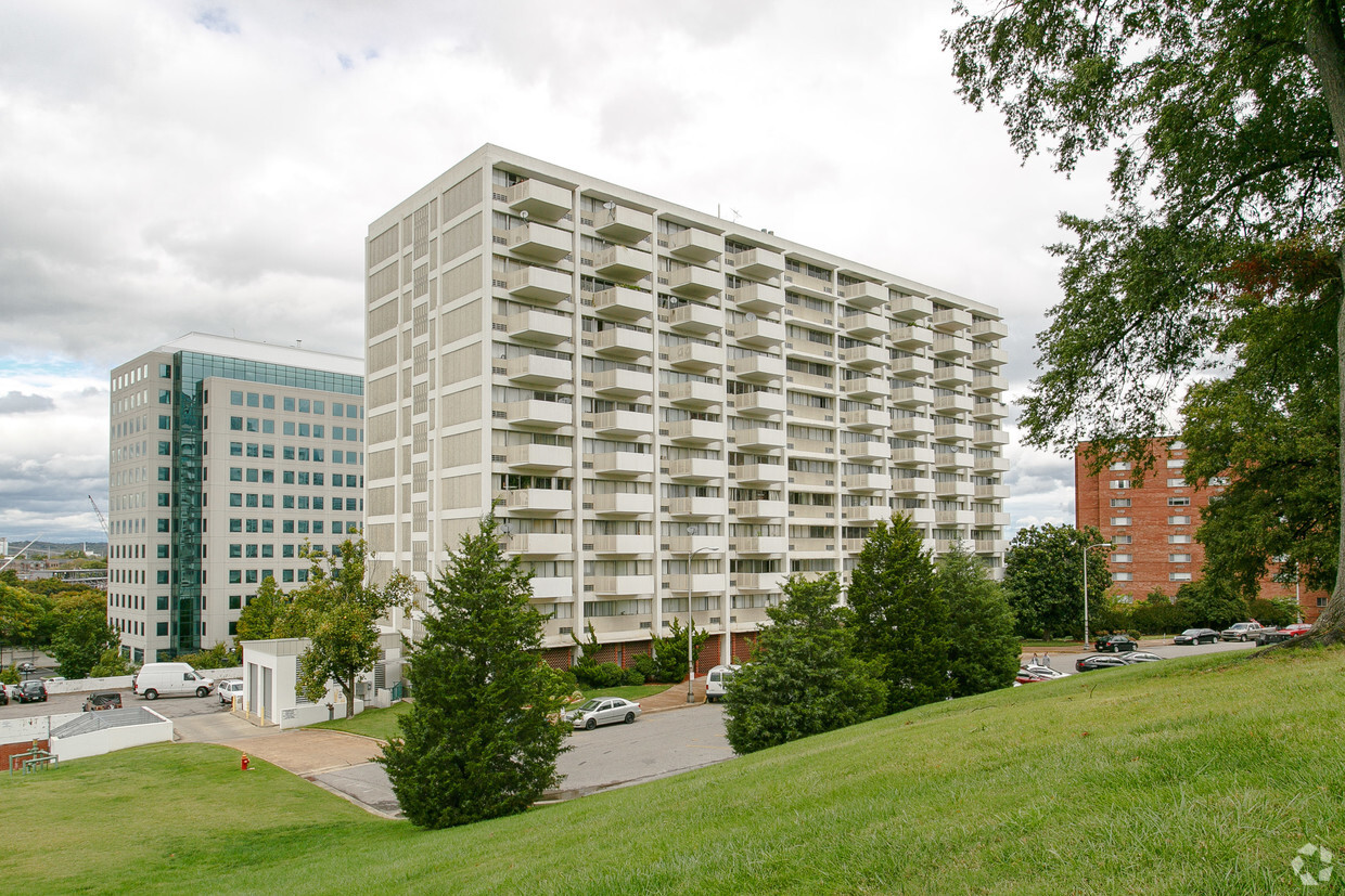 Primary Photo - Capitol Towers