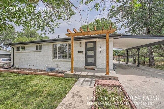 Building Photo - Beautifully updated inside and out