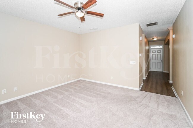 Building Photo - 4302 Ravenwood Dr