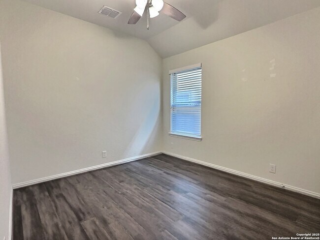 Foto del edificio - 6702 Encore Oaks
