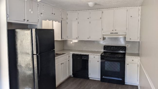 Building Photo - 5509 Estates Ct