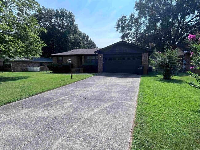 Foto del edificio - 215 Berkshire Cir