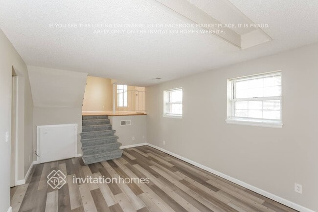 Building Photo - 1276 S Lewiston Way