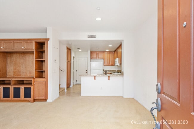 Building Photo - 17010 Calle Trevino