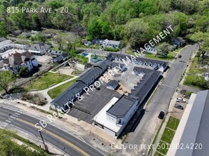 Building Photo - 815 Park Ave