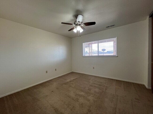 Foto del edificio - 1293 Dakota Dr