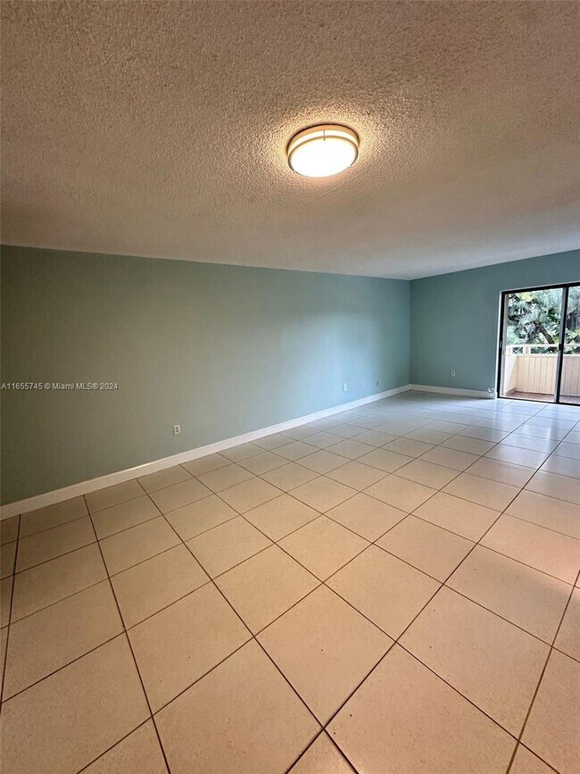 Foto del edificio - 17530 NW 68th Ave