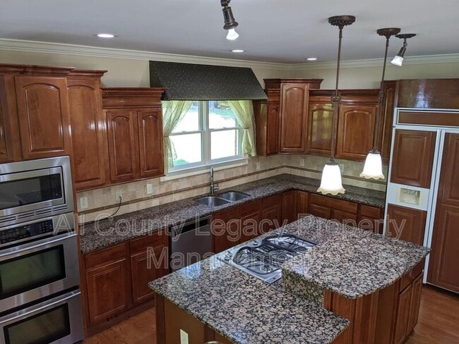 Foto del edificio - 2650 Riverfront Dr