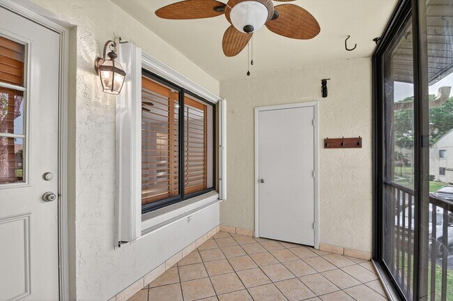 Foto del edificio - 511 Shady Pine Way
