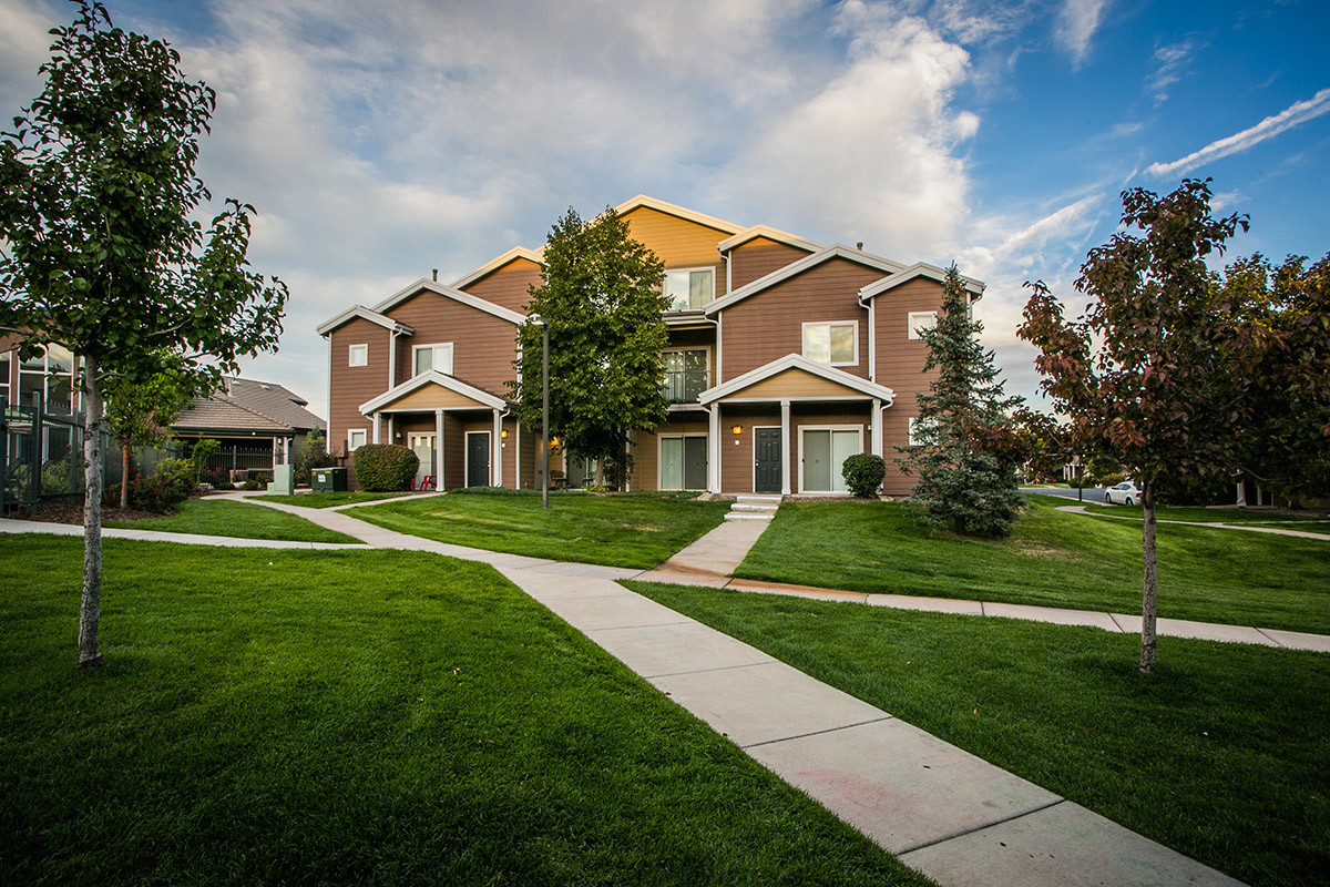 Ubicado cerca de Green Valley Ranch - Redstone Ranch Apartments