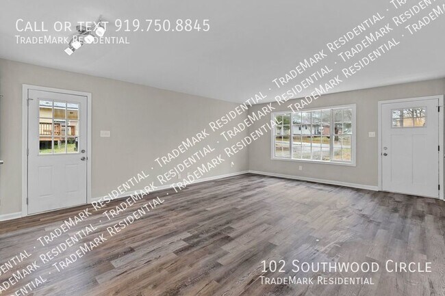 Foto del edificio - 102 Southwood Cir